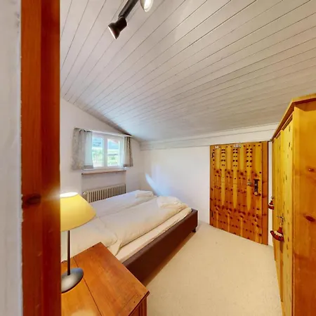 アパート Suot Larschs サメーダン